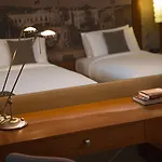 Renaissance 5*