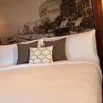 Renaissance Hotel 5*
