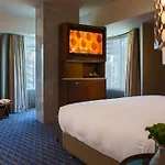 Renaissance 5*