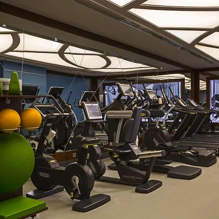 Renaissance Hotel 5*