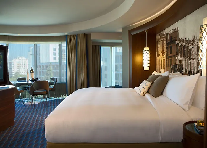 Renaissance Hotel 5*