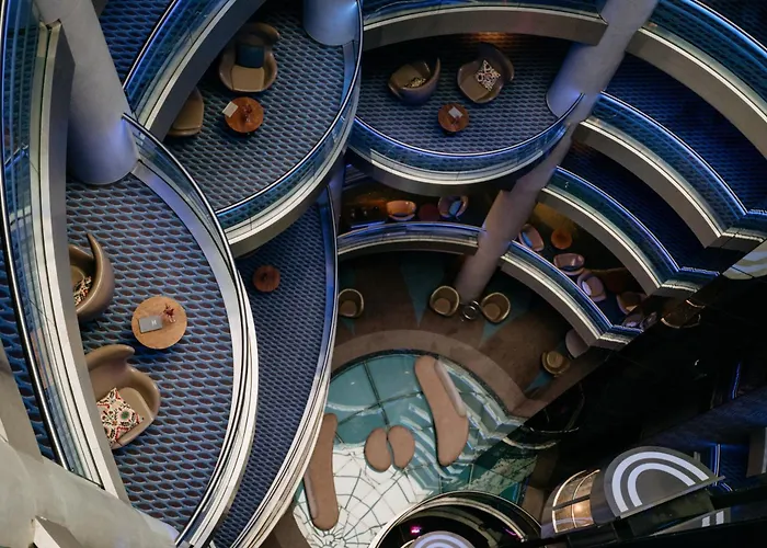 Renaissance Hotel 5*