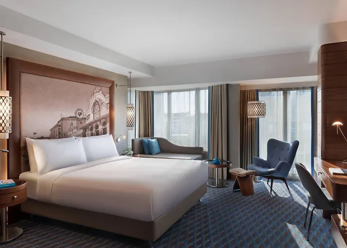 Renaissance Hotel 5*