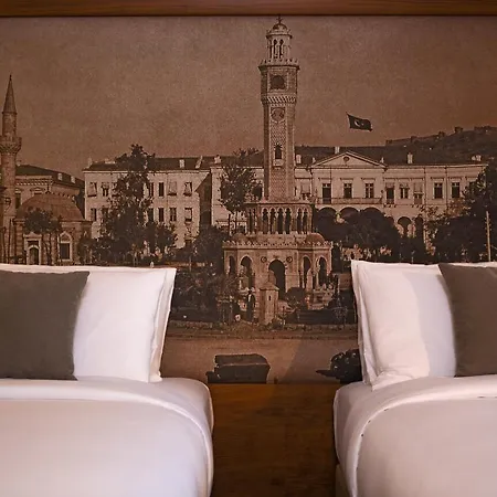 Renaissance Hotel 5*