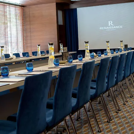 Renaissance Hotel 5*