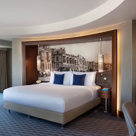 Renaissance Hotel 5*