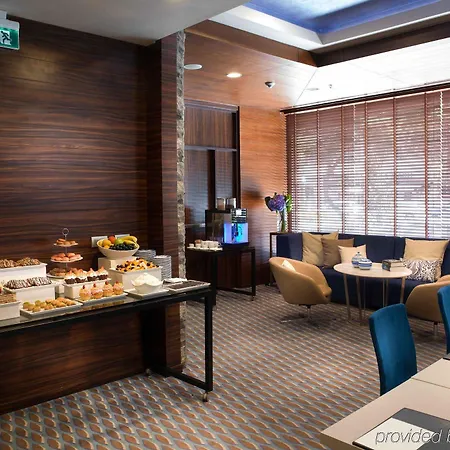 Renaissance Hotel 5*