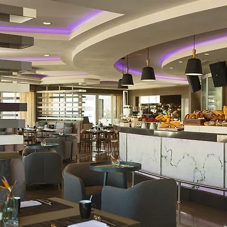 Renaissance Hotel